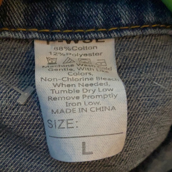 Large Jean Jacket - Picture 3 of 3